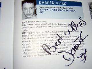 Damien　Signature