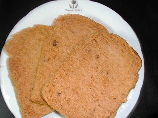 グラノーラ食パン（トマト味）