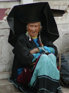 小涼山イ族の女性
