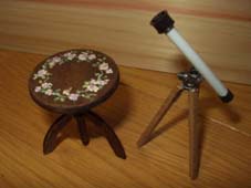 丸型花テーブル＆望遠鏡