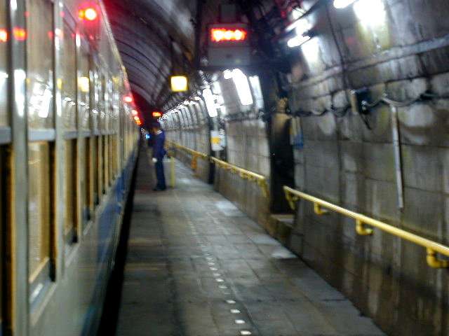北陸本線のトンネル駅 筒石